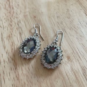 FREE W BUNDLE! Grey oval gemstone earrings